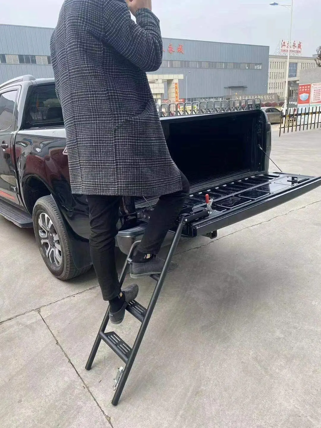 Стремянка для двери багажника пикапа, подходящая для Jeep Gladiator JT 2019-2024 гг. Изображение 2